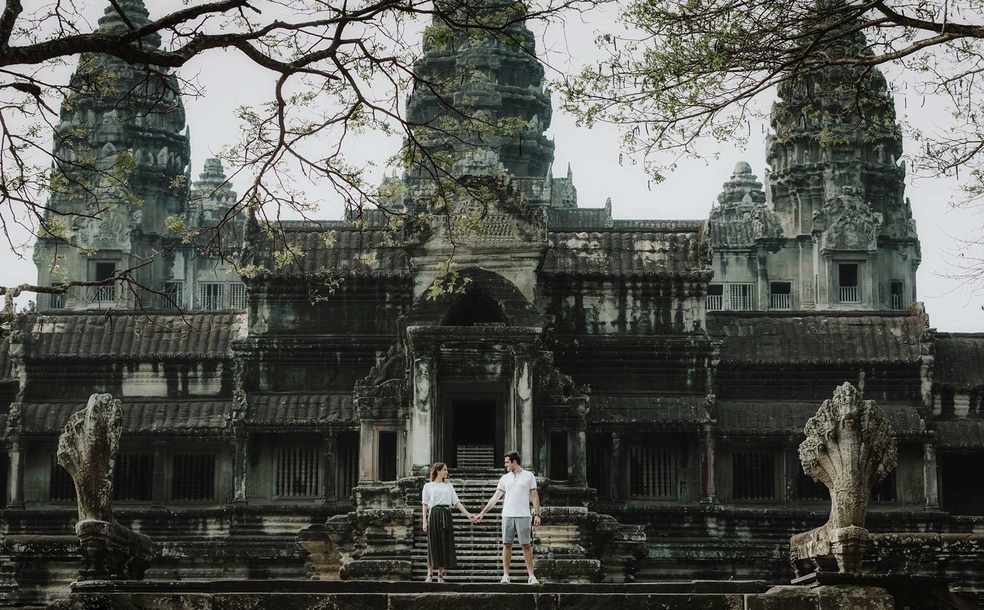 angkor-wat-romatice-couple
